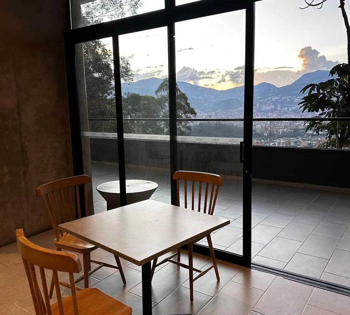 Stylish Mountain View Studios Medellin 0*,
